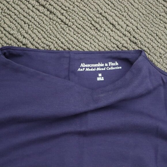 NWT Abercrombie The A&F Paloma Top - Navy Size Medium - Picture 7 of 8